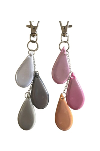 DG-CW: Custom-made double-sided reflective keychains; eco-friendly reflective bag tags; PVC reflective product and tag manufacturing; 150°C high-temperature and high-pressure molding; Material: PVC reflective mesh front view